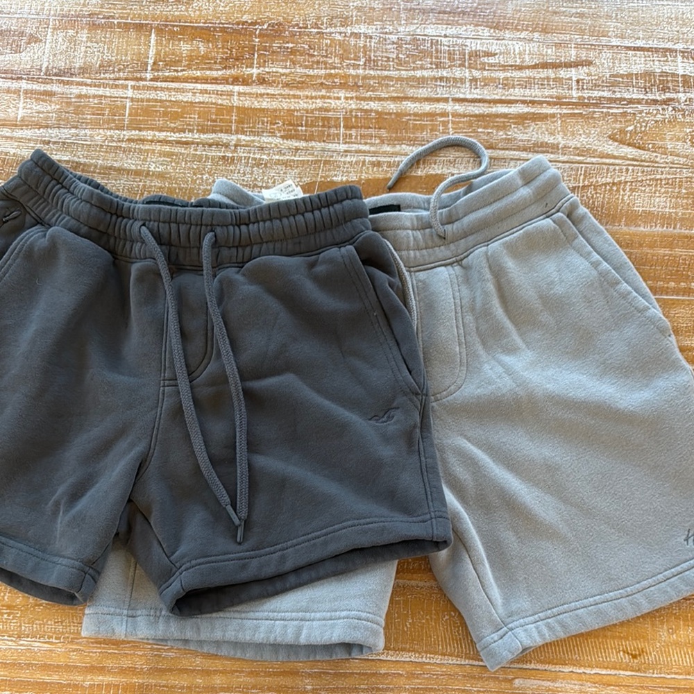 Hollister men’s Gray and Black Shorts Set